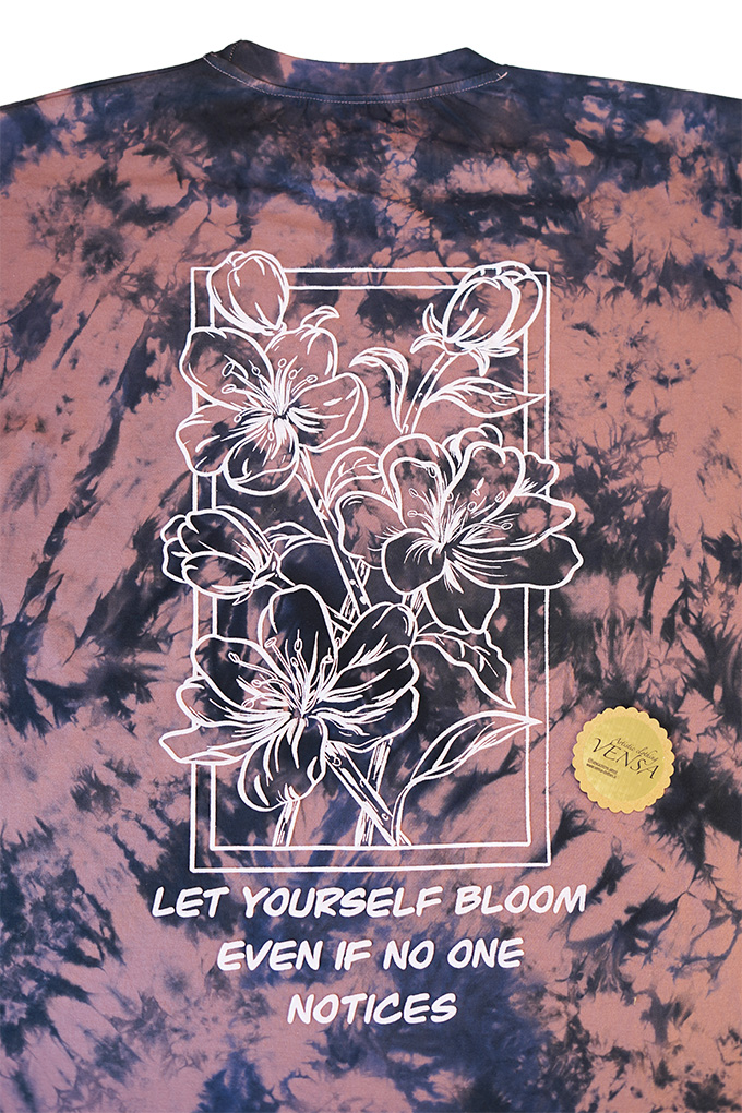 تیشرت اور سایز تای دای با چاپ گل پفکی