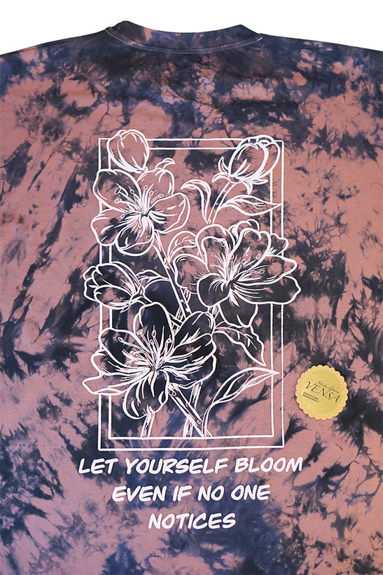 تیشرت اور سایز تای دای با چاپ گل پفکی