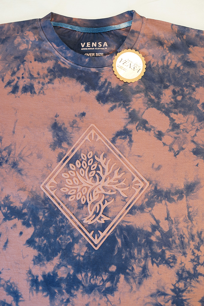 تیشرت تای دای با چاپ پفکی درخت زندگی