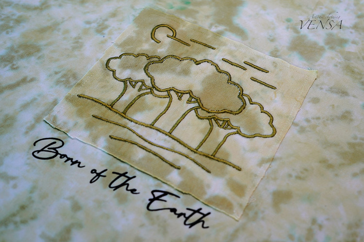 تیشرت اورسایز تک نسخه با گلدوزی درخت